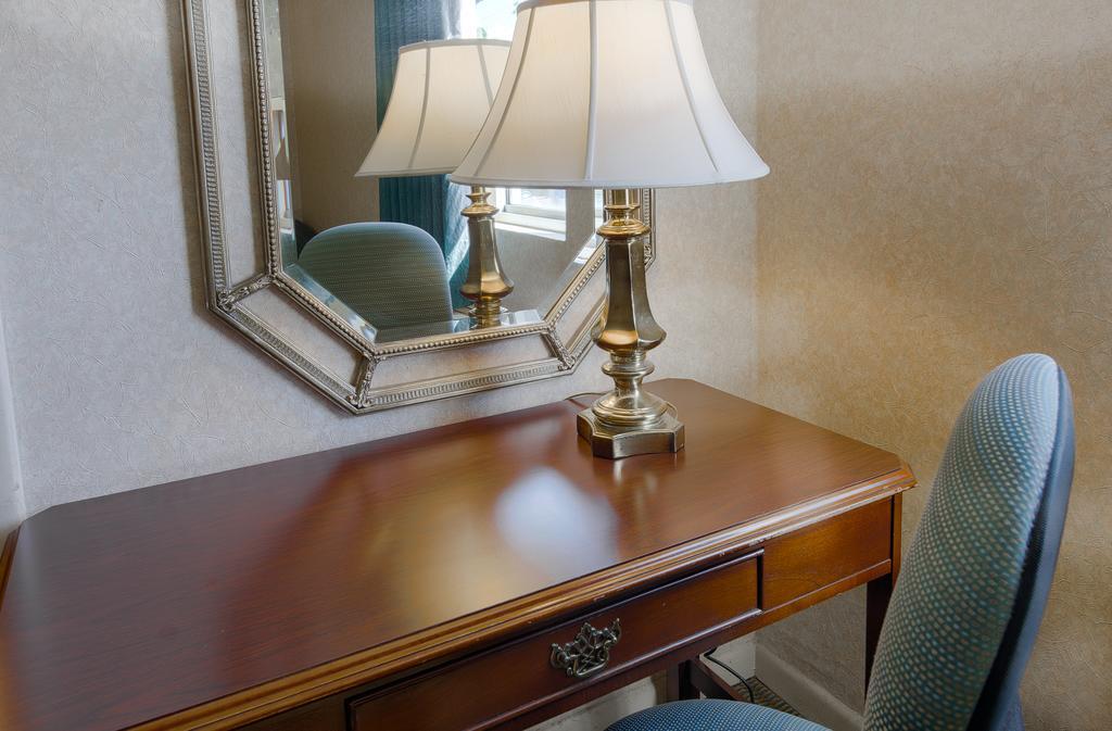 Travelodge By Wyndham Lynchburg Eksteriør billede