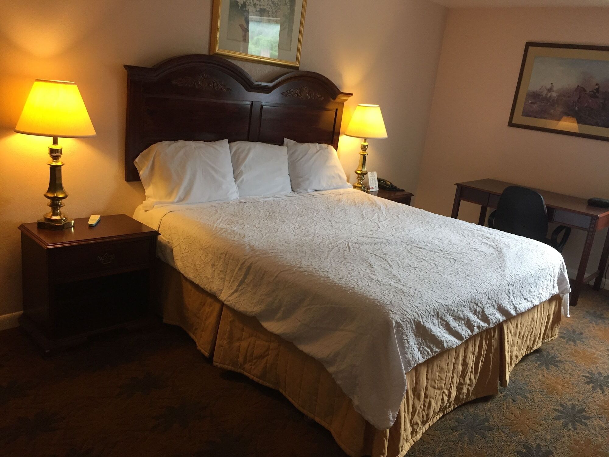 Travelodge By Wyndham Lynchburg Eksteriør billede