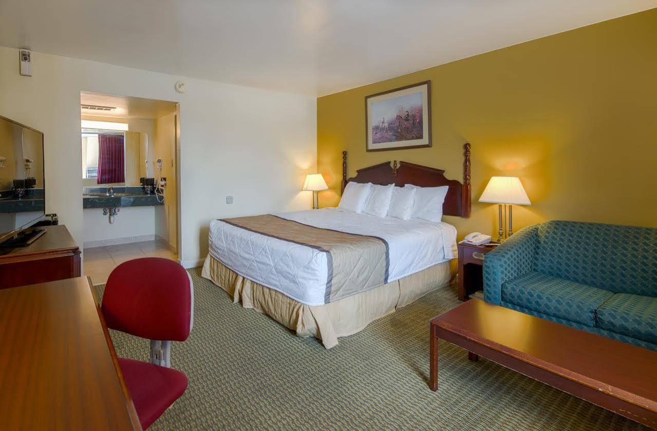 Travelodge By Wyndham Lynchburg Eksteriør billede