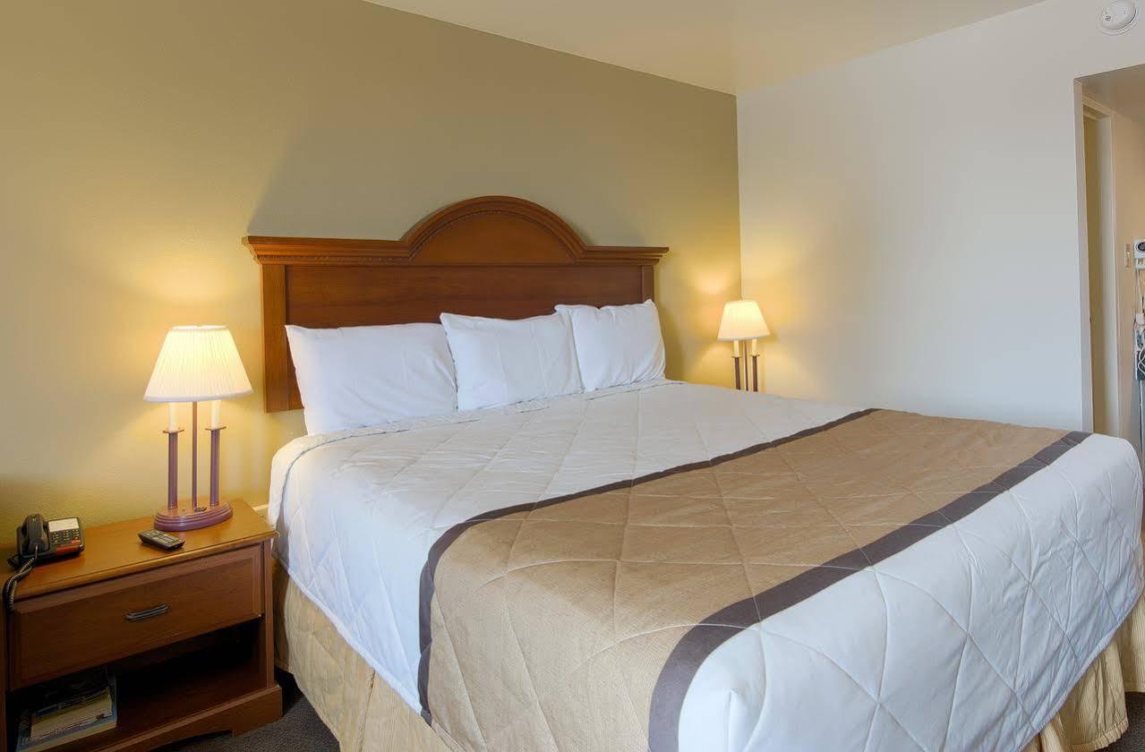 Travelodge By Wyndham Lynchburg Eksteriør billede