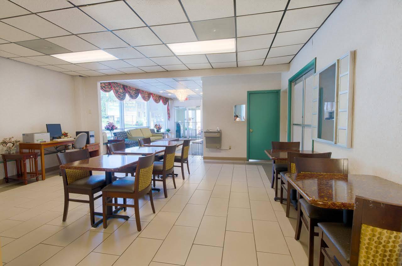 Travelodge By Wyndham Lynchburg Eksteriør billede